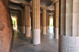 グエル公園「ドーリス式列柱廊」