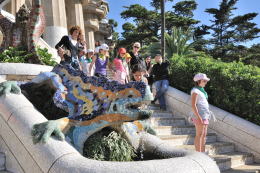 ドラゴンは地下貯水槽の放水口になっている