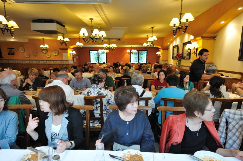 昼食のレストラン [PORXOS] 