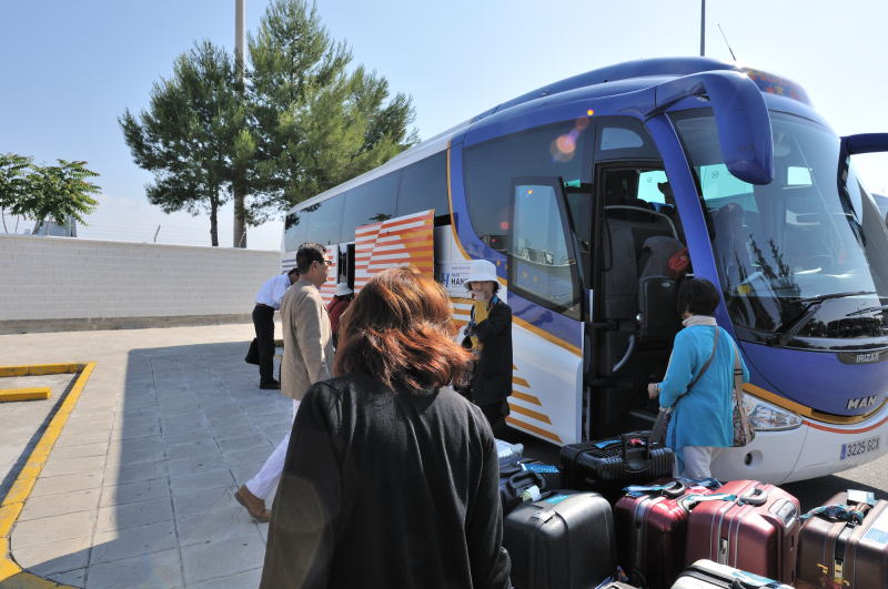 空港から直接アルハンブラ宮殿[Palacio de la Alhambra]へ向かう