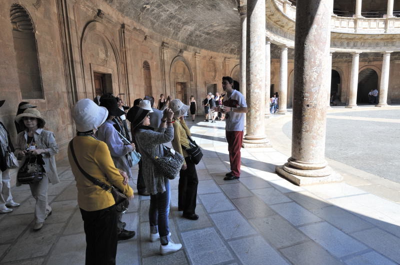 カルロス５世宮殿[Palacio de CarlosV]の円形中庭