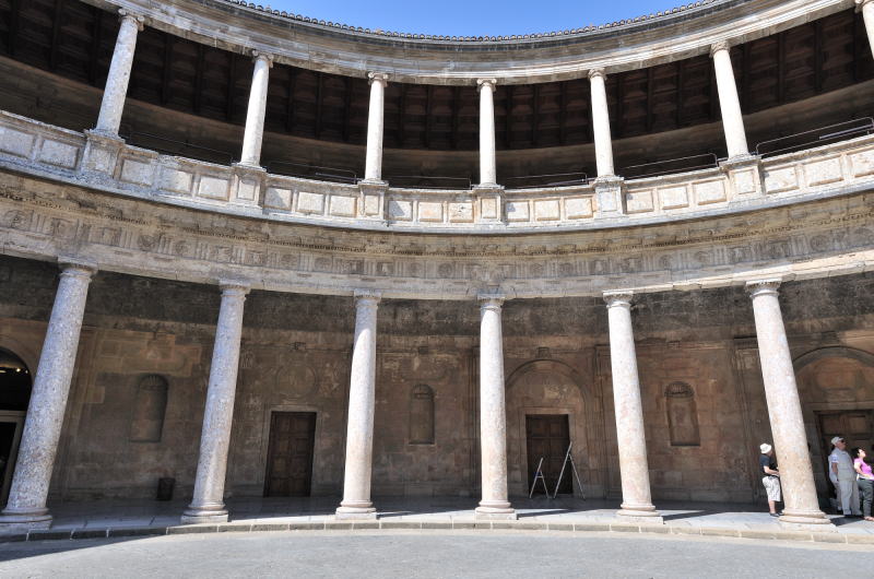 カルロス５世宮殿[Palacio de CarlosV]の円形中庭