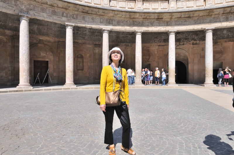 カルロス５世宮殿[Palacio de CarlosV]の円形中庭