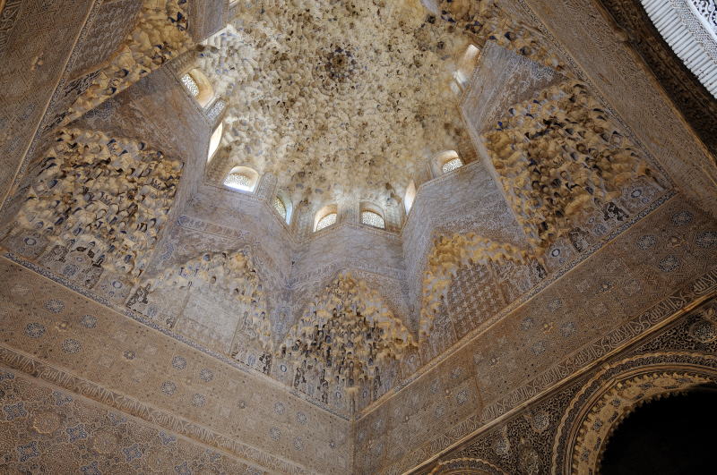 アベンセラーヘ家の間[Sala de los Abencerrajes ]