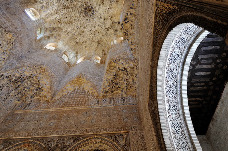 アベンセラーヘ家の間[Sala de los Abencerrajes ]