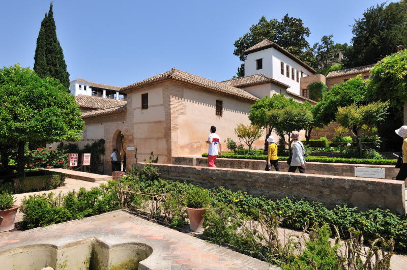 ���Ɍ����錚�����w�l�����t�F���{[Palacio del Generalife]