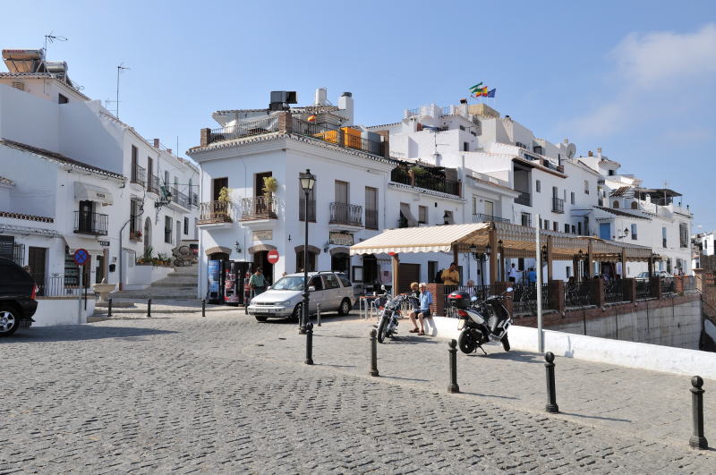 フリヒリアナ[Frigiliana]の町並み(サン・サバスティアン通り)