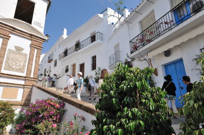 フリヒリアナ[Frigiliana]の町並みを巡る、小道の散策