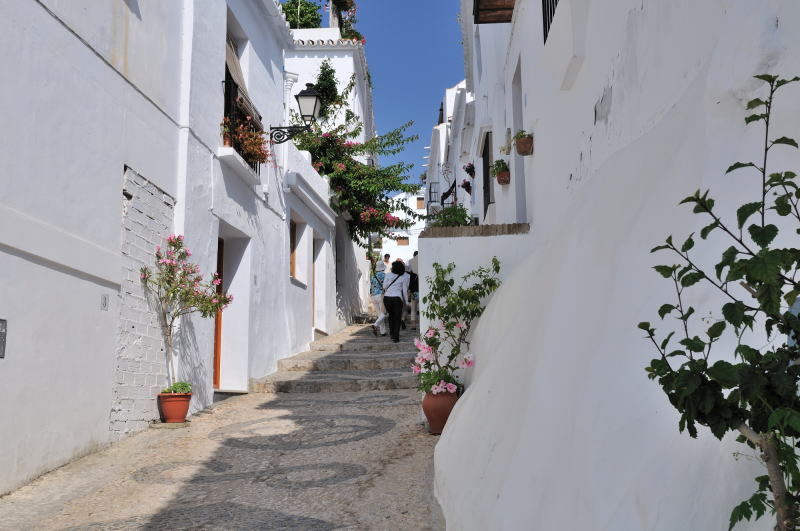 フリヒリアナ[Frigiliana]の町並みを巡る、小道の散策