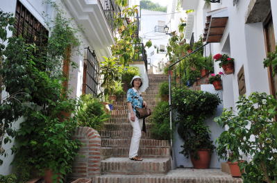 フリヒリアナ[Frigiliana]の町並みを巡る、小道の散策(ガラル通り)