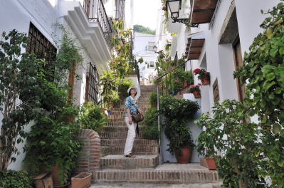 フリヒリアナ[Frigiliana]の町並みを巡る、小道の散策(ガラル通り)