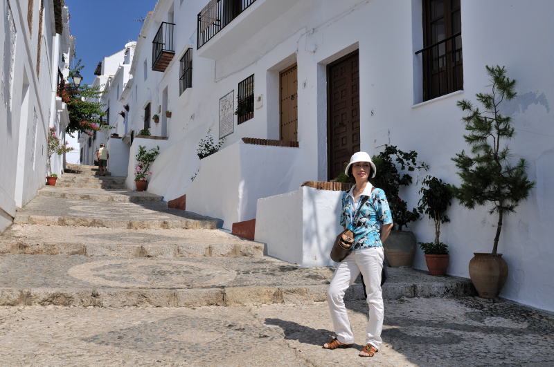 フリヒリアナ[Frigiliana]の町並みを巡る、小道の散策