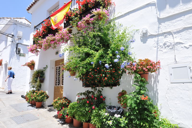ミハスで最も美しいと言われている、サン・セバスチャン通り[Calle San Sebastián]