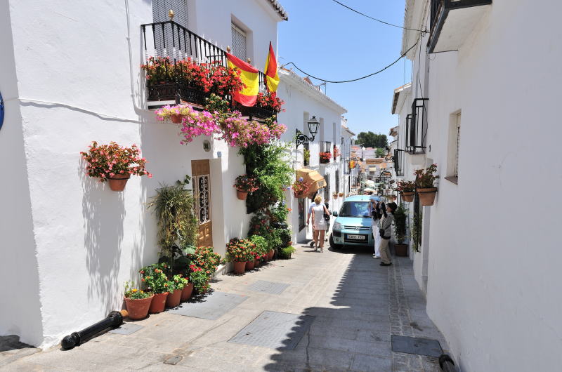 ミハスで最も美しいと言われている、サン・セバスチャン通り[Calle San Sebastián]