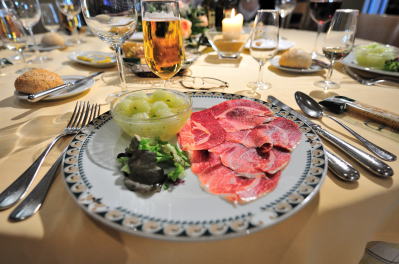 メロン生ハム添え