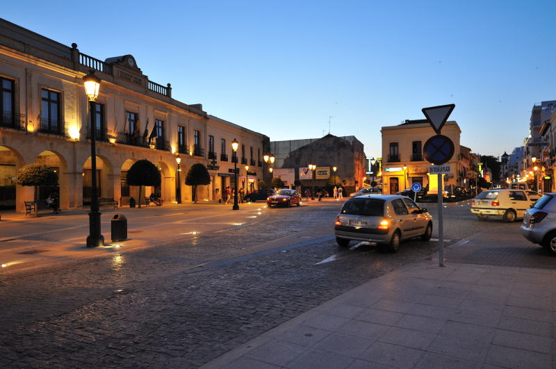パラドール・デ・ロンダ前のスペイン広場[Plaza de España]