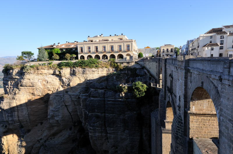 断崖の上に立つパラドール・デ・ロンダ[Parador de Ronda]