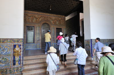 スペイン広場の北側にあるゲート