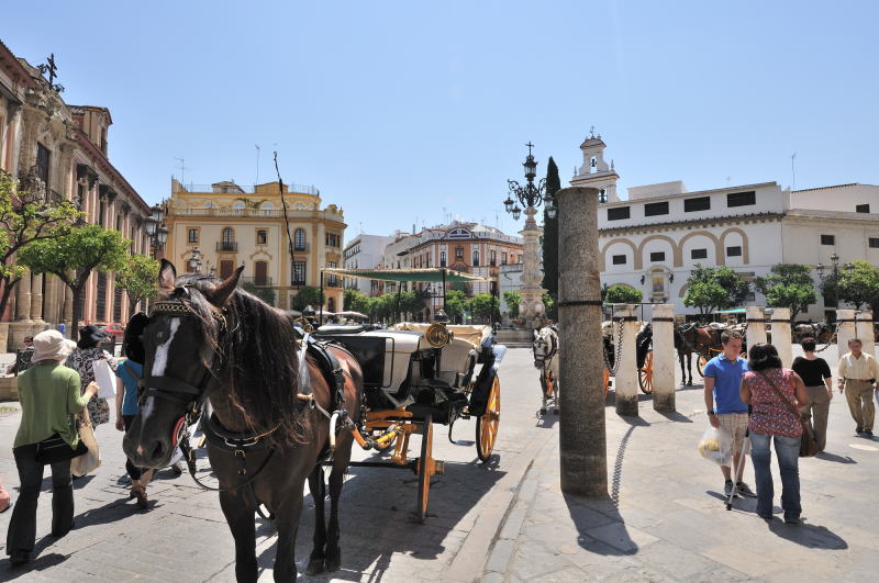 プラザ・ビルヘン・デ・ロス・レジェス[Plaza Virgen de los Reyes]