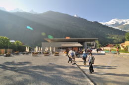 エギーユ・デュ・ミディ[Aiguille du Midi]展望台行きロープウェイ駅(シャモニ)