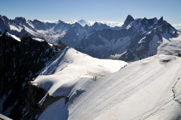 グランドジョラス「遠方右」(シャモニ)