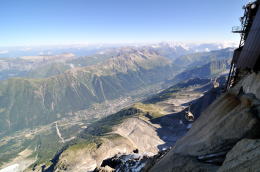 エギーユ・デュ・ミディ [Aiguille du Midi]展望台から北方向を望む(シャモニ)