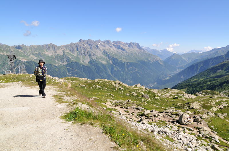 中間駅のプラン・デュ・エギューユにて「エギーユ・ルージュ方向」(シャモニ)