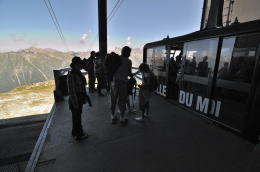 中間駅のプラン・デュ・エギューユ(シャモニ)