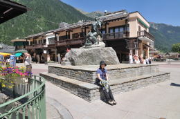 シャモニの町中にあるパカール像(シャモニ)