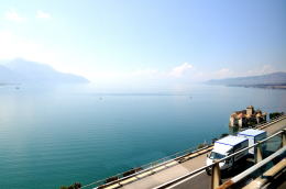 レマン湖の東岸に位置するシヨン城