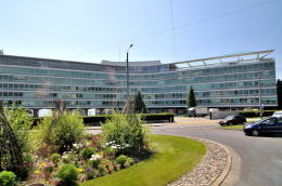 レマン湖の北岸にあるネスレ[NESTLÉ]本社