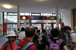 ツェルマットへ[Zermatt]向かうテーシュ[Täsch]駅