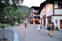 ツェルマットの町を散策「キルヒ通り」