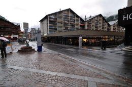 ツェルマット駅前