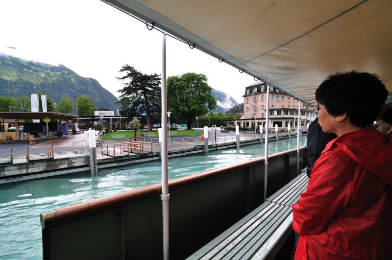 インターラーケン [INTERLAKEN] の船着き場「アーレ川 南岸」