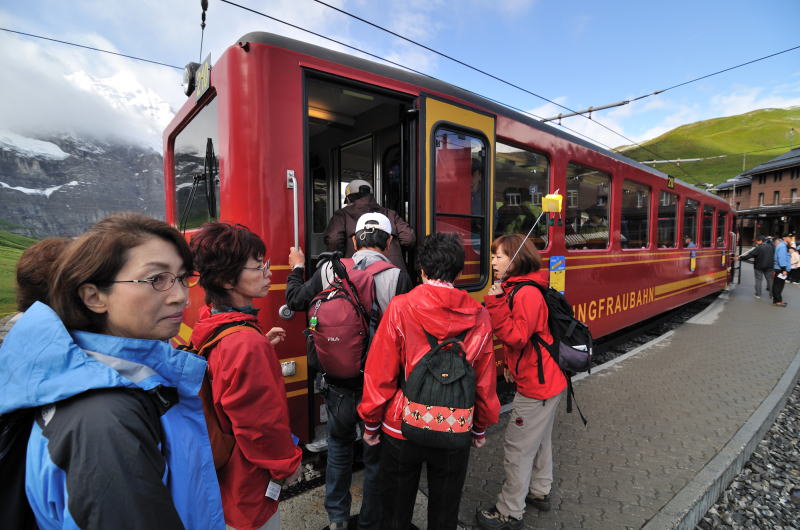 ユングフラウ鉄道 [JUNGFRAUBAHN](クライネ・シャイデック駅)