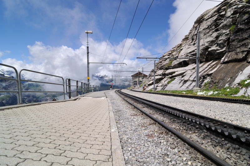 アイガーグレッチャー駅 [Eigergletscher 2320m]