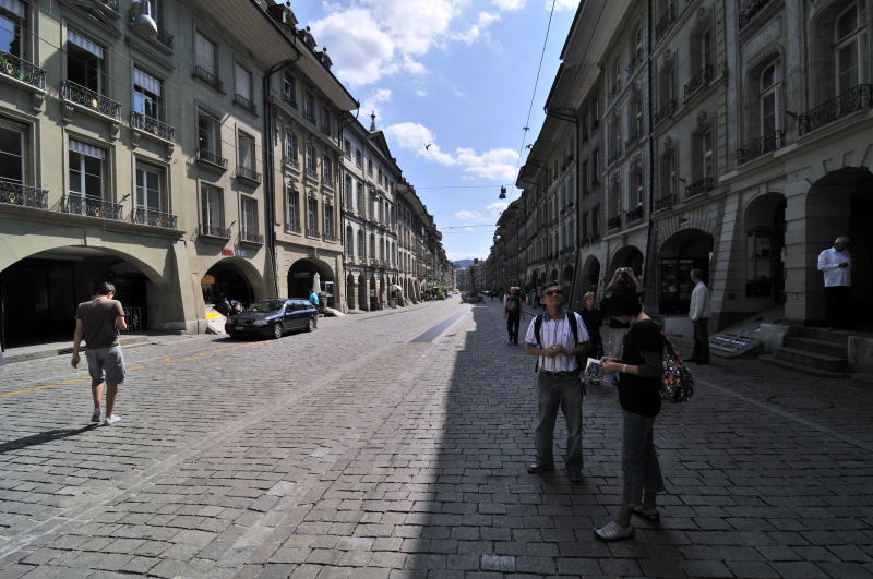 クラム通り[Kramgasse]「熊公園方向」