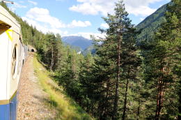 フィリスール駅[Flisur]を後にサン・モリッツへ向かう(スイス東部)