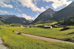 ベルギュン手前「前方向」(スイス東部)