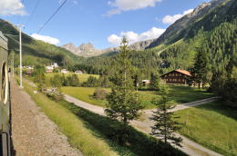 プレダ[Preda]手前「前方向」(スイス東部)