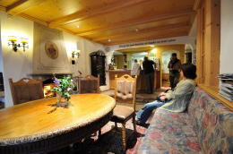 ホテル バーレン [HOTEL BÄREN](サン・モリッツ)