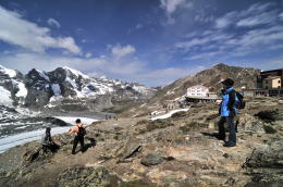 ディアヴォレッツァ[Diavolezza 2978m]展望台の周辺