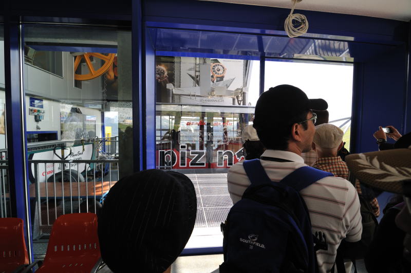 コルヴィリア[Corviglia 2486m]駅でピッツ・ネイル[Piz Nair]行きロープウェーに乗り換え