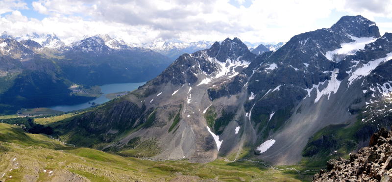 ピッツ・ネイル駅 [Piz Nair 3030m]周辺からの眺望