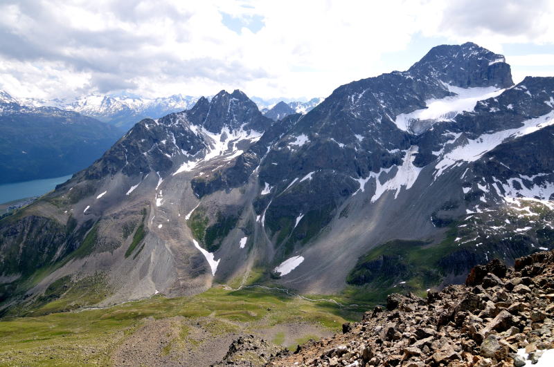 ピッツ・ネイル駅 [Piz Nair 3030m]周辺からの眺望
