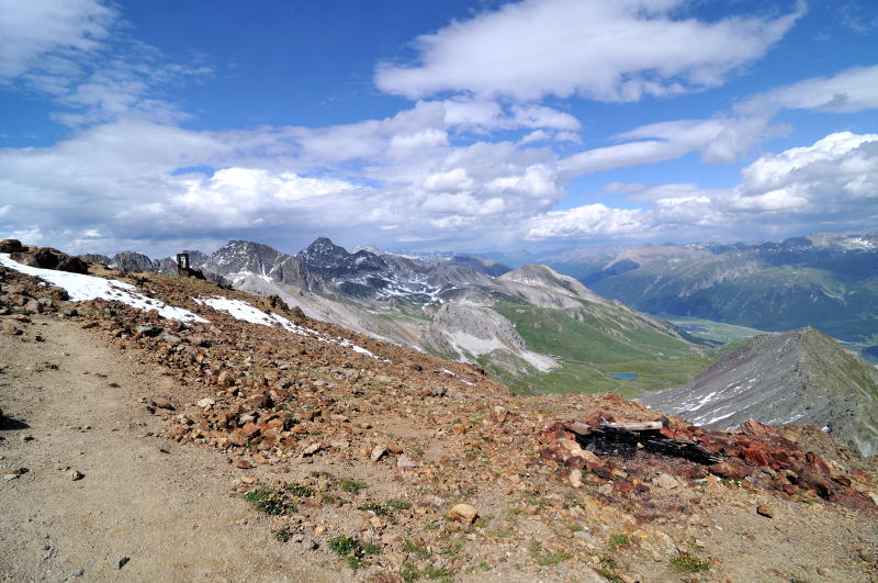 ピッツ・ネイル駅 [Piz Nair 3030m]周辺からの眺望