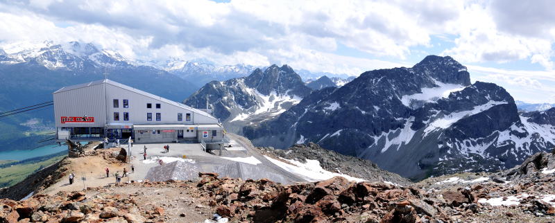 ピッツ・ネイル[Piz Nair]山頂からの眺望