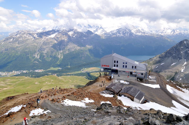 ピッツ・ネイル[Piz Nair]山頂からの眺望