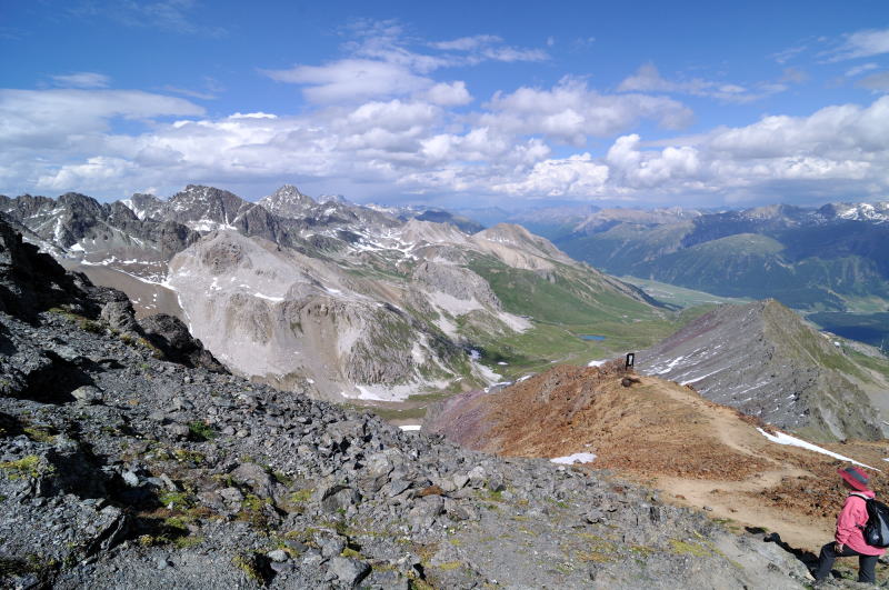 ピッツ・ネイル駅 [Piz Nair 3030m]周辺からの眺望